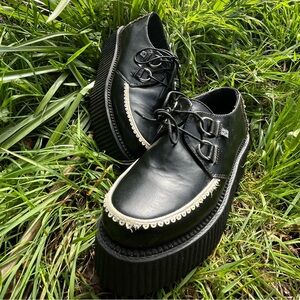 T.U.K Creepers - VINTAGE Black Leather White Lace Platform Shoes EU 40
